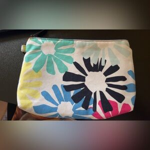 Thirty-One zipper pouch